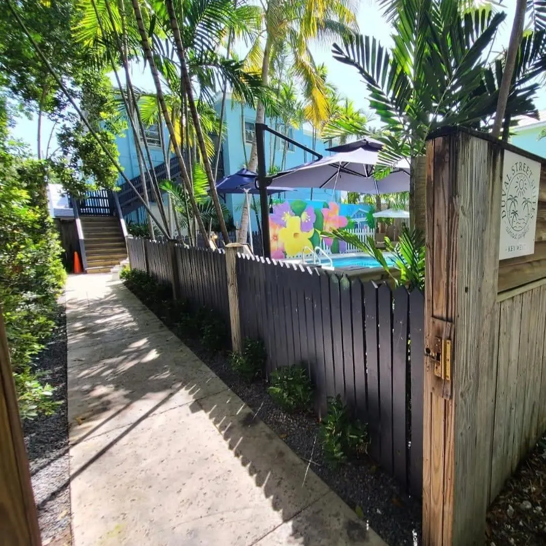 Duval Street Suite W Parking And Heated Pool Key West Apartment